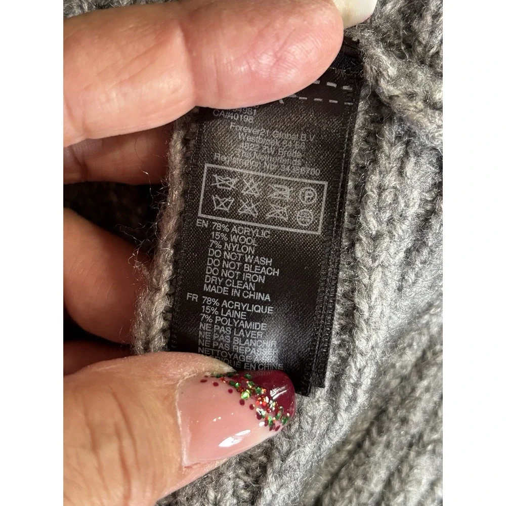 Forever 21 Turtleneck Cable Knit Sweater Gray‎ Sleeveless Sequins Size Small